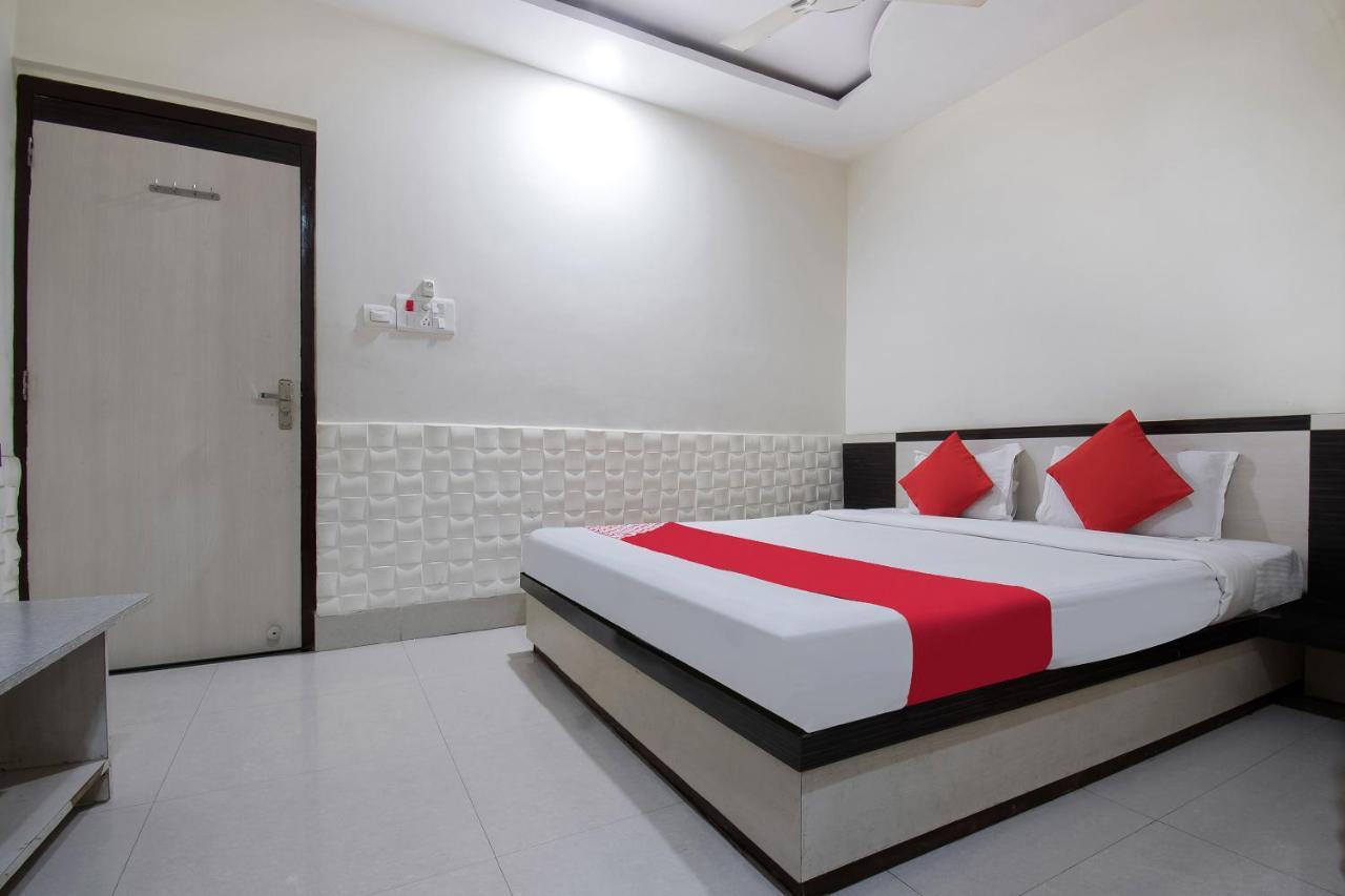 Oyo 44287 Hotel Aarav Plaza Muzaffarpur Bagian luar foto